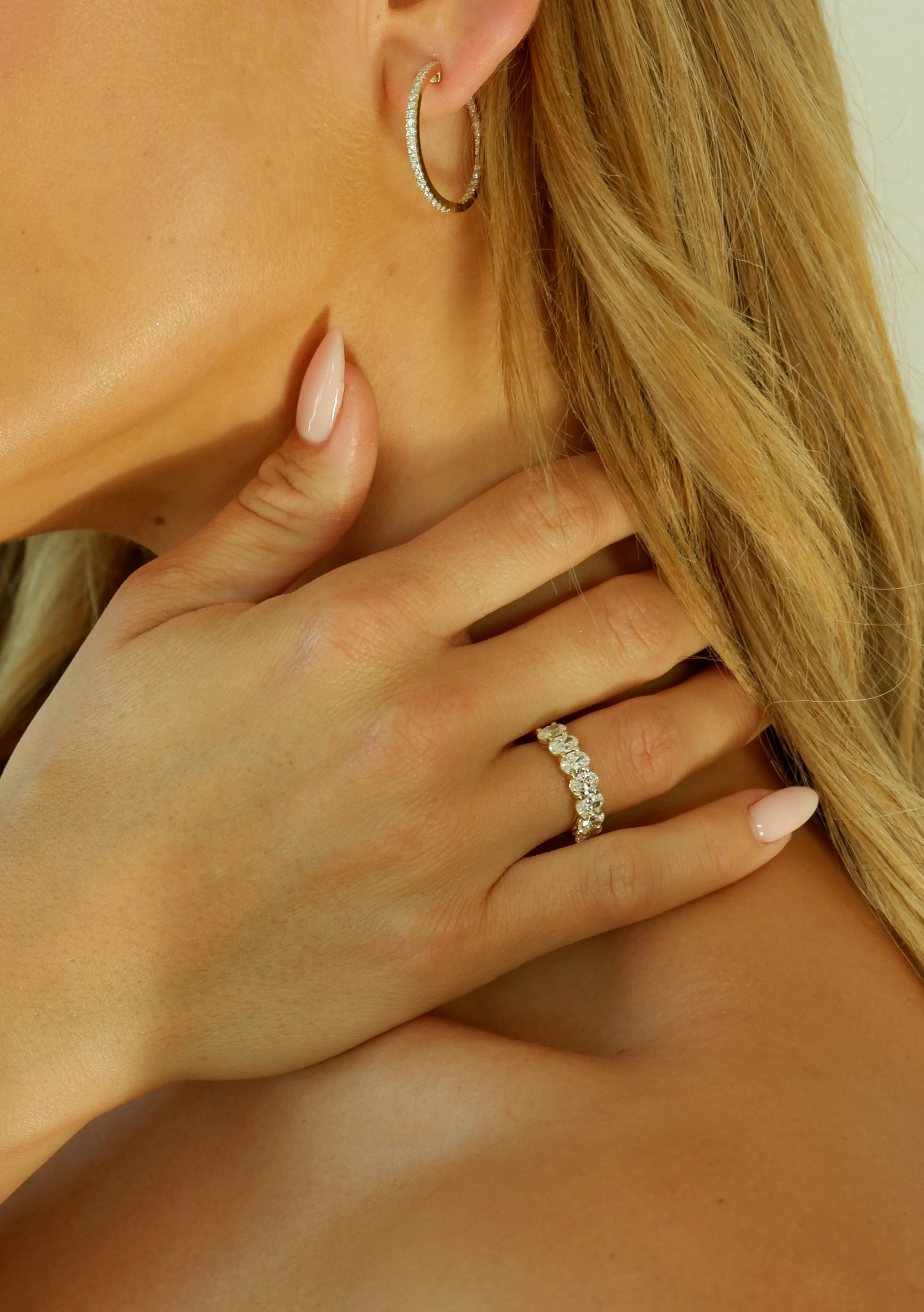 1ct Oval Cut Diamond Hidden Halo2 - Hover