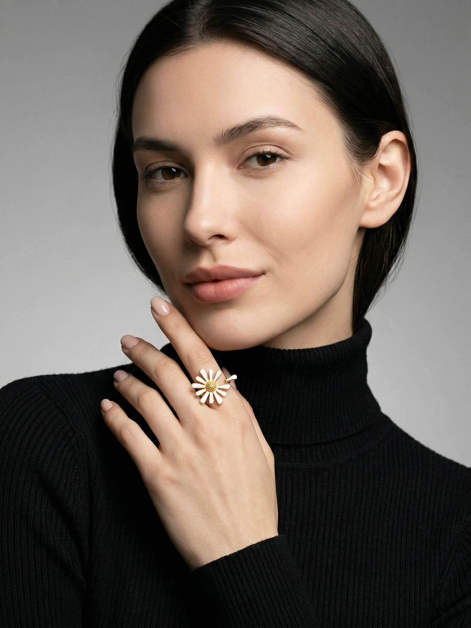 Ouiet Petal Enamel Ring