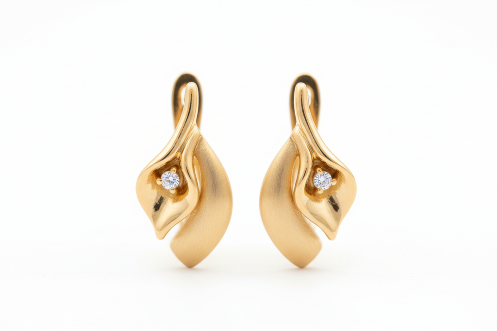 Earrings
18K Gold Vermeil