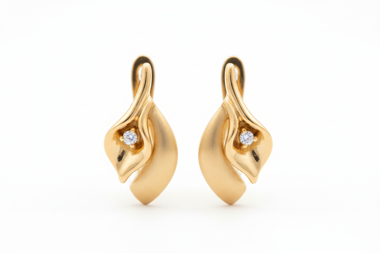 Earrings
18K Gold Vermeil