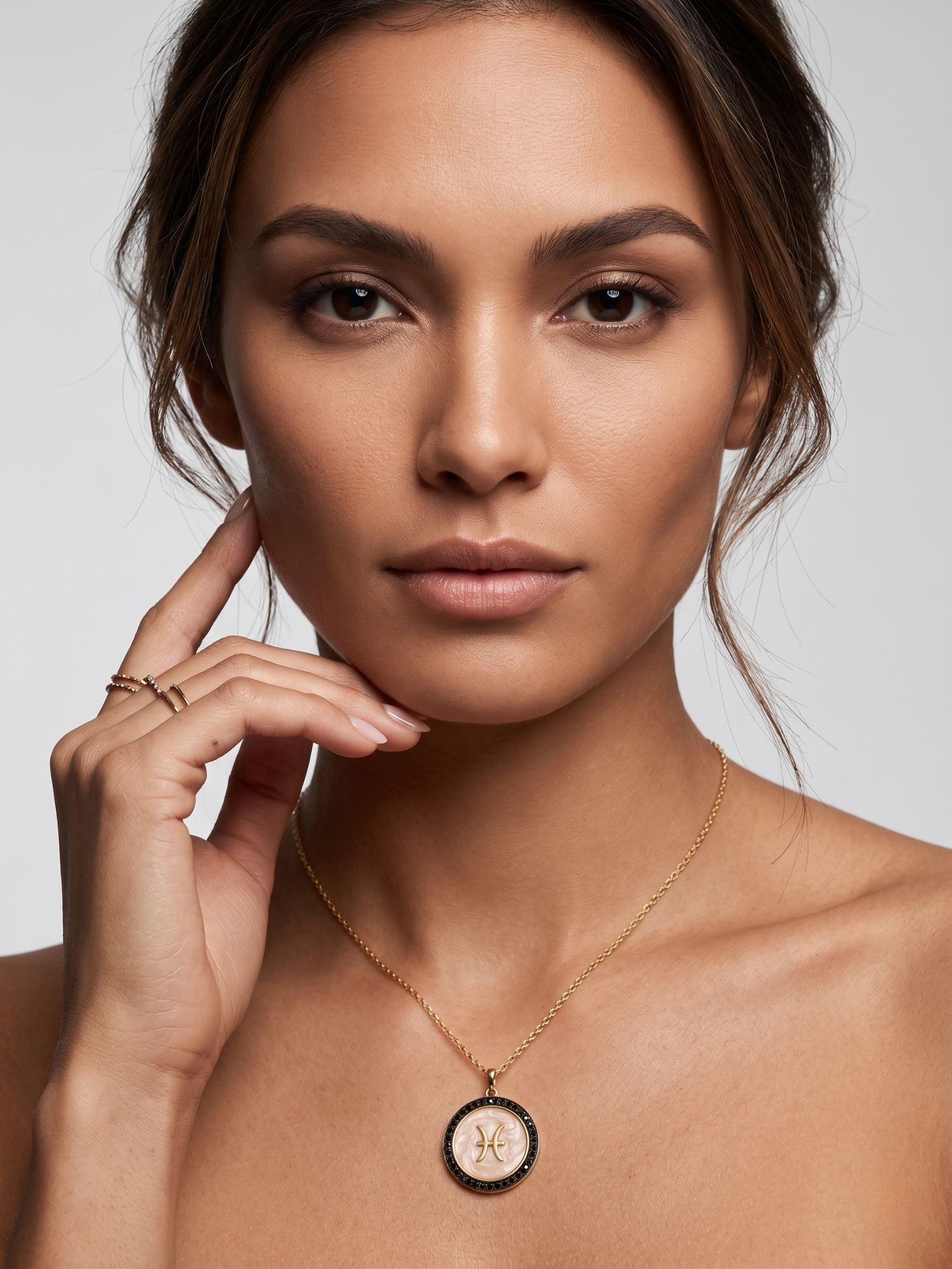 Beautiful Black Spinal Pendant Necklace